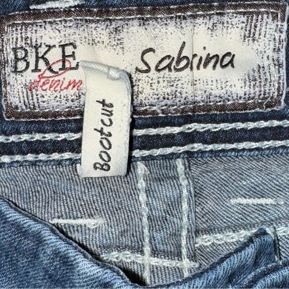 BKE Women’s 29R Bootcut “Sabrina” Dark Wash W/ Fading Stitched Pockets Low Rise - Picture 9 of 9